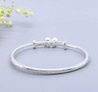 ​怎么辨别银是不是真银(如何鉴别真假银饰)