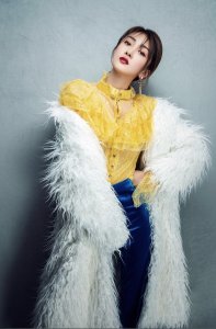 ​刘美旗跨年写真曝光 十里春风不如有你