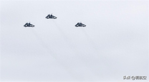 英国皇家空军“狂风”战机退役 退役前来场告别仪式