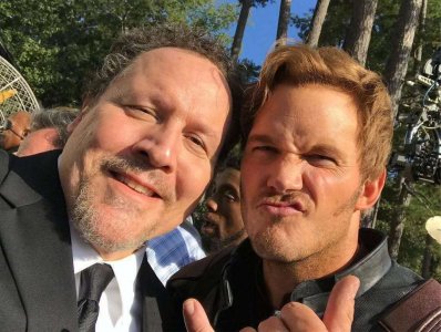 ​扎心了！《复联4》钢铁侠葬礼拍摄现场众人很开心