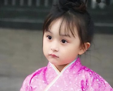 ​刘楚恬：2岁出道年入百万,如今长成啥样