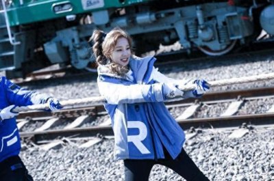 ​宋雨琦上韩国正版RM，单人特写下，才是中国跑男的滤镜开多厚