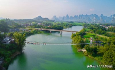 ​广西宜州的怀远古镇，青砖黑瓦石板路，明清建筑风格，简朴而典雅