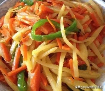 ​家常炒土豆丝的做法，步骤简单，香脆爽口，味美鲜香，一盘不够吃