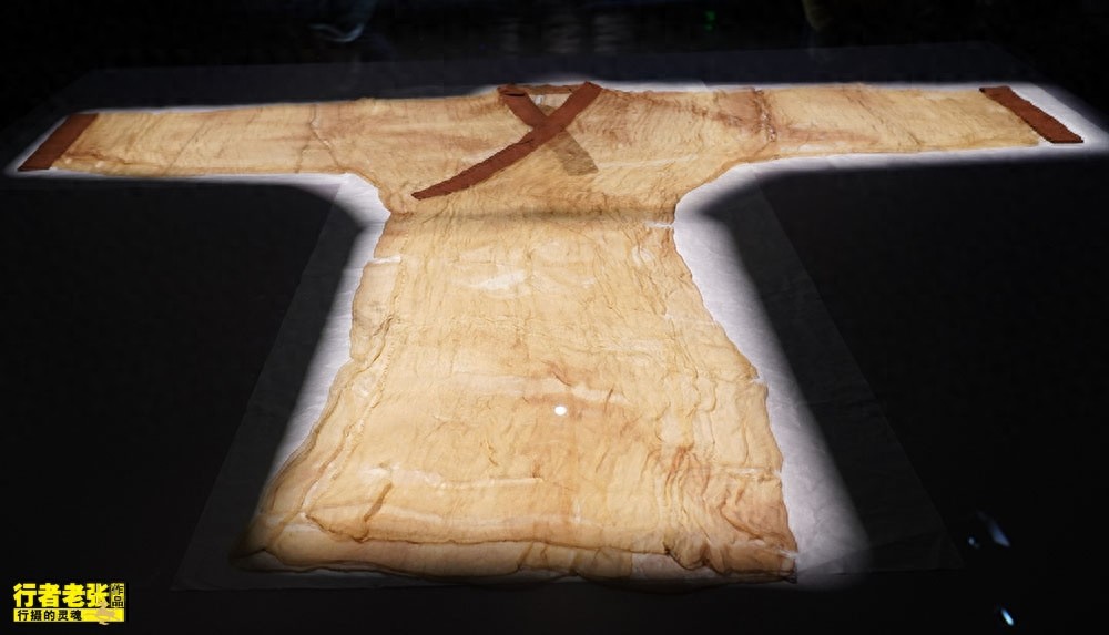 长沙马王堆汉墓素纱单衣，2200多年前的衣服却难倒了现代科技