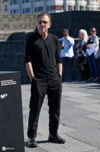 ​蒂姆·罗斯参加了《名字之歌》的拍摄，曾凭借《海上钢琴师》出名