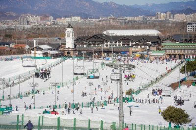 ​京郊南山滑雪场正式开板，今冬新增道外树林雪道和道具区域