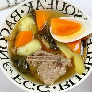 ​冬季滋补汤，建议中老年人要多喝，提高免疫力，增强抗寒力