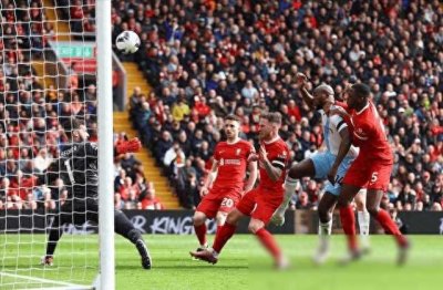 ​利物浦彻底崩盘！主场两连败0-1水晶宫，欧联英超双冠悬了！