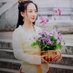 ​董钒:演技新星闪耀荧屏，《老师，别哭》诠释艺术人生与真挚情感