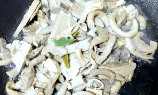 羊杂汤的做法,羊杂汤怎么做好吃又简单的做法图11