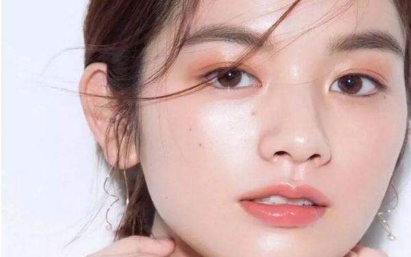 生活如何化妆自然好看 怎样化淡妆好看又简单  1