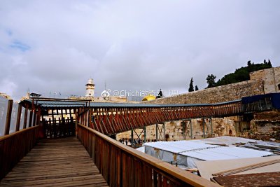 ​耶路撒冷的圣殿山（Temple Mount）圆顶清真寺距离西墙（哭墙）不远