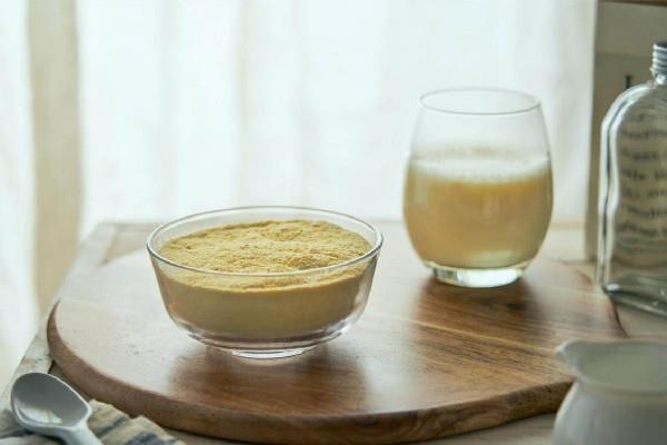 大豆蛋白粉和乳清蛋白粉的区别 大豆蛋白粉适合尿酸高的人吃吗 大豆蛋白粉和乳清蛋白粉的区别 大豆蛋白粉适合尿酸高的人吃吗