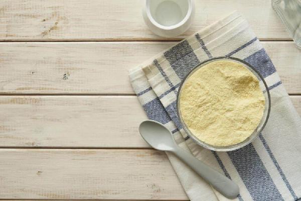 大豆蛋白粉和乳清蛋白粉的区别 大豆蛋白粉适合尿酸高的人吃吗 大豆蛋白粉和乳清蛋白粉的区别 大豆蛋白粉适合尿酸高的人吃吗