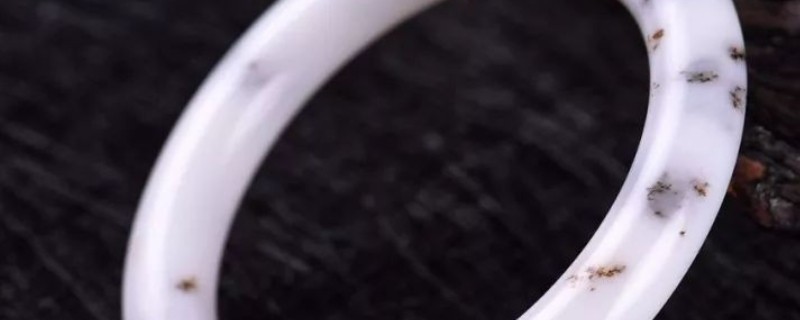 罗甸玉和米达料的区别 罗甸料属于和田玉吗