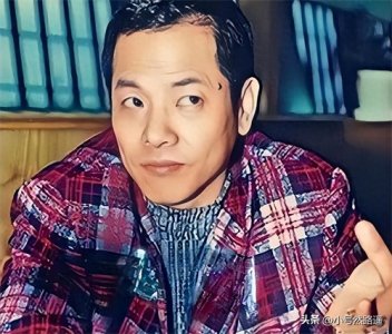 ​崩牙驹母亲大寿请洗米华撑门面，洗米华被捕崩牙驹兴奋与猴哥拍照