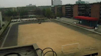 ​2017年，陕西高二女生操场生子，孩子父亲愿意负责，双亲却崩溃了