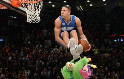 ​拯救扣篮大赛！动作更夸张的拉文戈登，为何比不过当年的卡特？