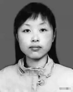 ​21岁女教师向倩：在废墟中守护的爱