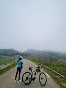 ​刘伟元的旅行：西瓜平台上的骑行之旅与内蒙古风餐露宿体验