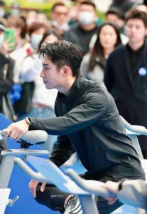 ​迪丽热巴工作室辟谣其未怀孕，却没辟谣与黄景瑜的恋爱