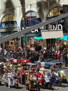 ​翠霞说：南加华联出席第91届好莱坞圣诞大游行，彰显中华文化魅力