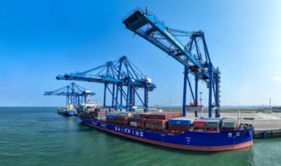 ​泉州港首批2个10万吨级集装箱专用泊位通过口岸对外开放省级验收