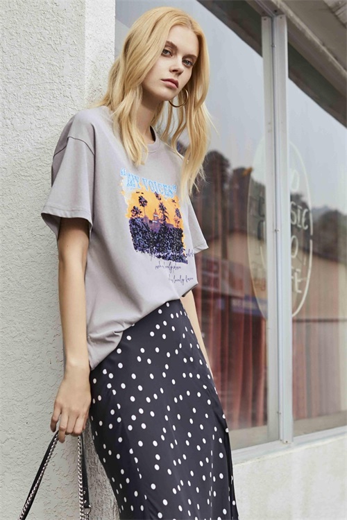 金羽杰--为消费者提供更加多样化的高端时尚服饰