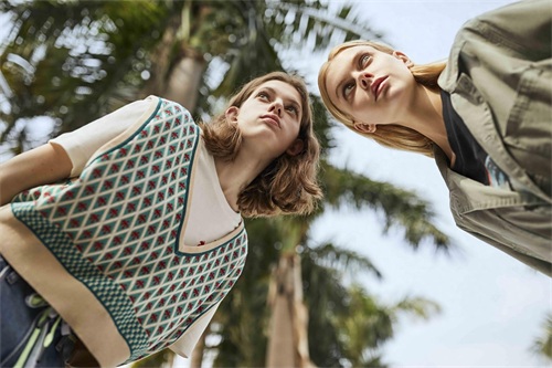 金羽杰--为消费者提供更加多样化的高端时尚服饰