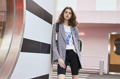 金羽杰--为消费者提供更加多样化的高端时尚服饰