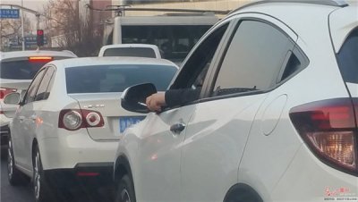 ​长期吸烟的人，不妨对照一下，若全都符合，说明你烟瘾很大了