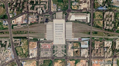 航拍高铁G2837次（成都东-大理）各车站，途经宜宾和昆明