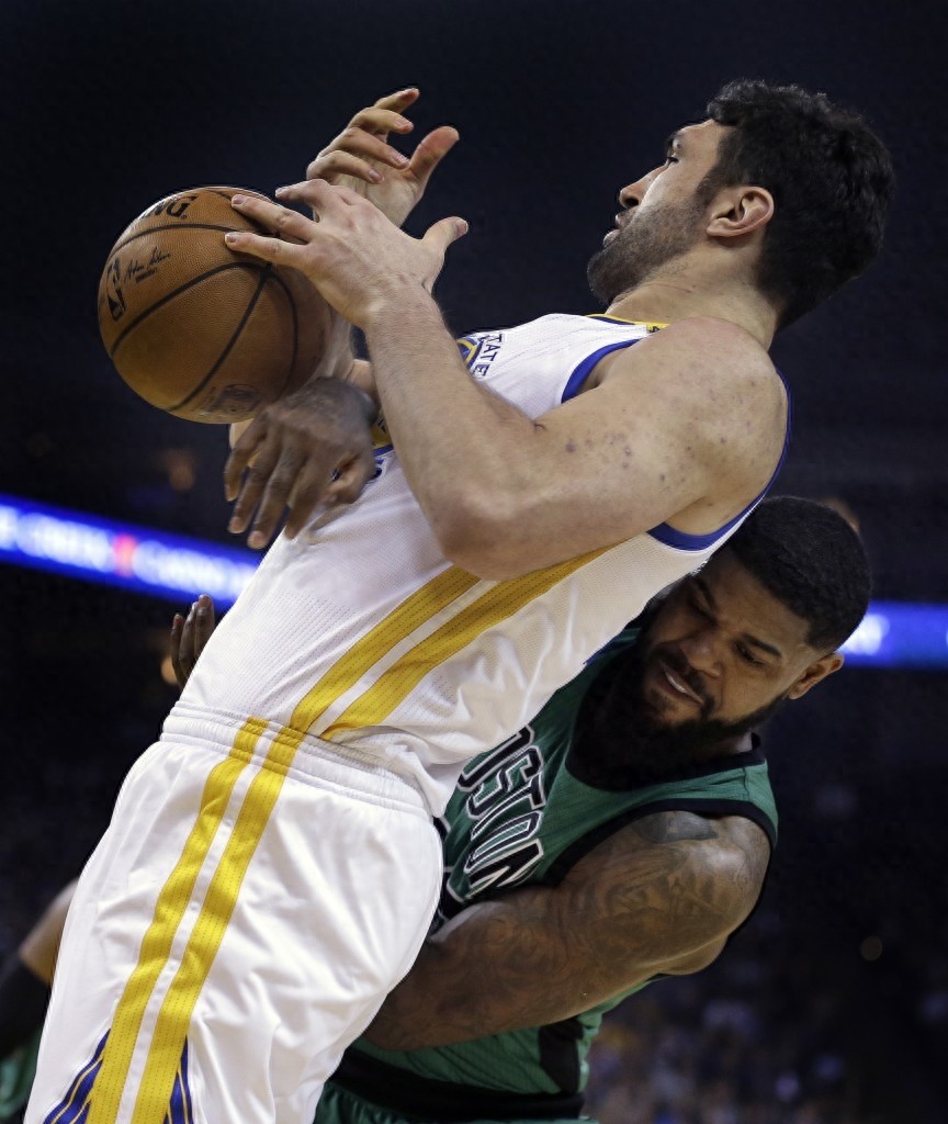 篮球——NBA常规赛：凯尔特人胜勇士