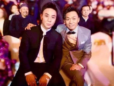 ​王宝强释小龙童年合照曝光，原来是同门师兄弟，童年就相识