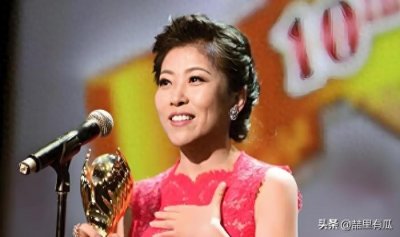 ​畏罪潜逃的“双项冠军”！为圈钱竟一女共侍二夫，坑害国民44亿