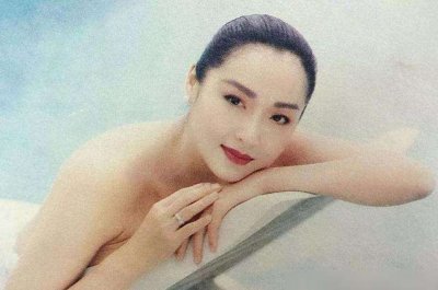 ​“苗翠花”恬妞的唏嘘过往，和她的坎坷婚姻史，今64岁仍孤身一人