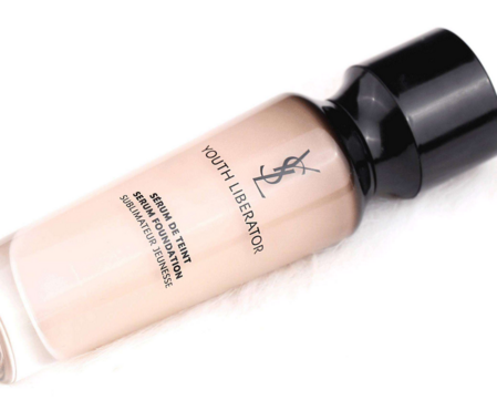 圣罗兰粉底液哪款遮瑕力最好 圣罗兰粉底液逆龄和恒久哪个好用