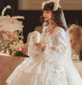 ​揭秘LO娘茶会：奢侈场面堪比名媛，还经常混进奇怪的人物