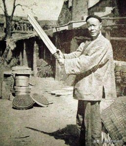 ​直击清末刑场，图1是刽子手，图3正在吃上路饭，图4是枭首示众